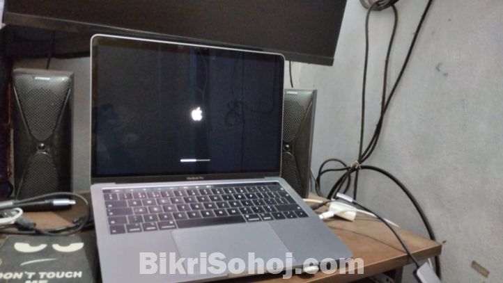 Macbook pro 2019, 1TB ssd, 16GB Ram